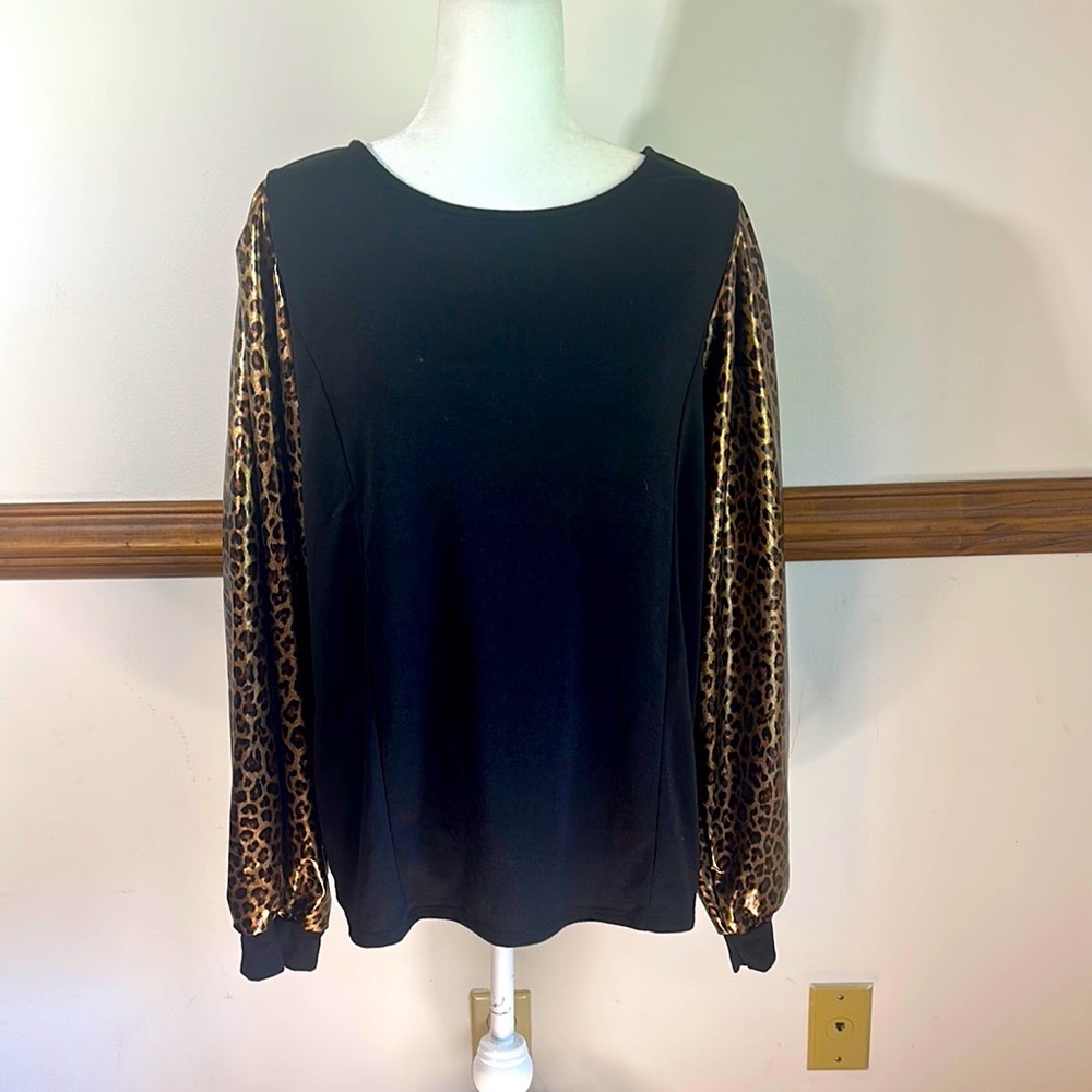 BiBi Womenโs Black Mixed Media Top with Leopard Print Balloon Sleeves - Size XL